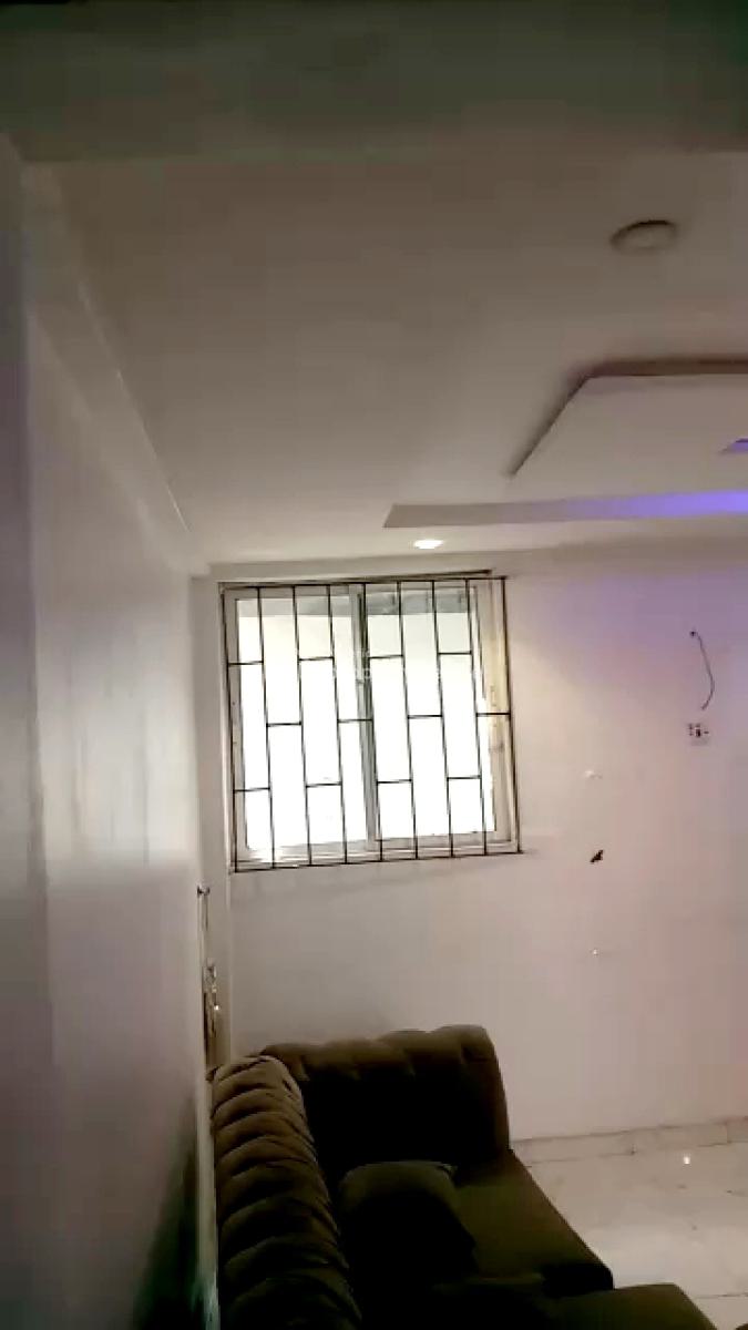 Decent 1-bedroom Apartment, Upstairs, with Guest Restroom, Adekunle, Yaba, Lagos, Mini Flat (room and Parlour) for Rent