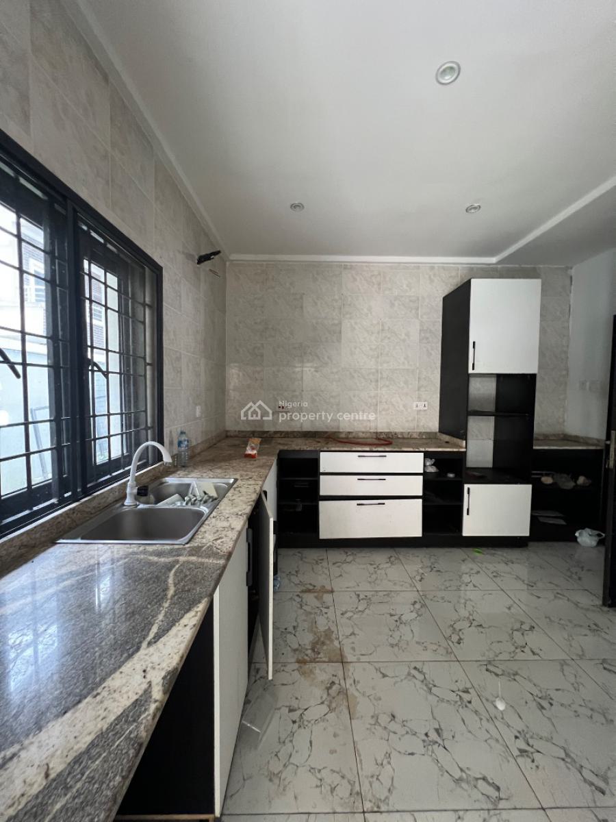 Well Built 3 Bedroom Apartment, Orchid Road, Lekki, Lagos, Flat / Apartment for Rent