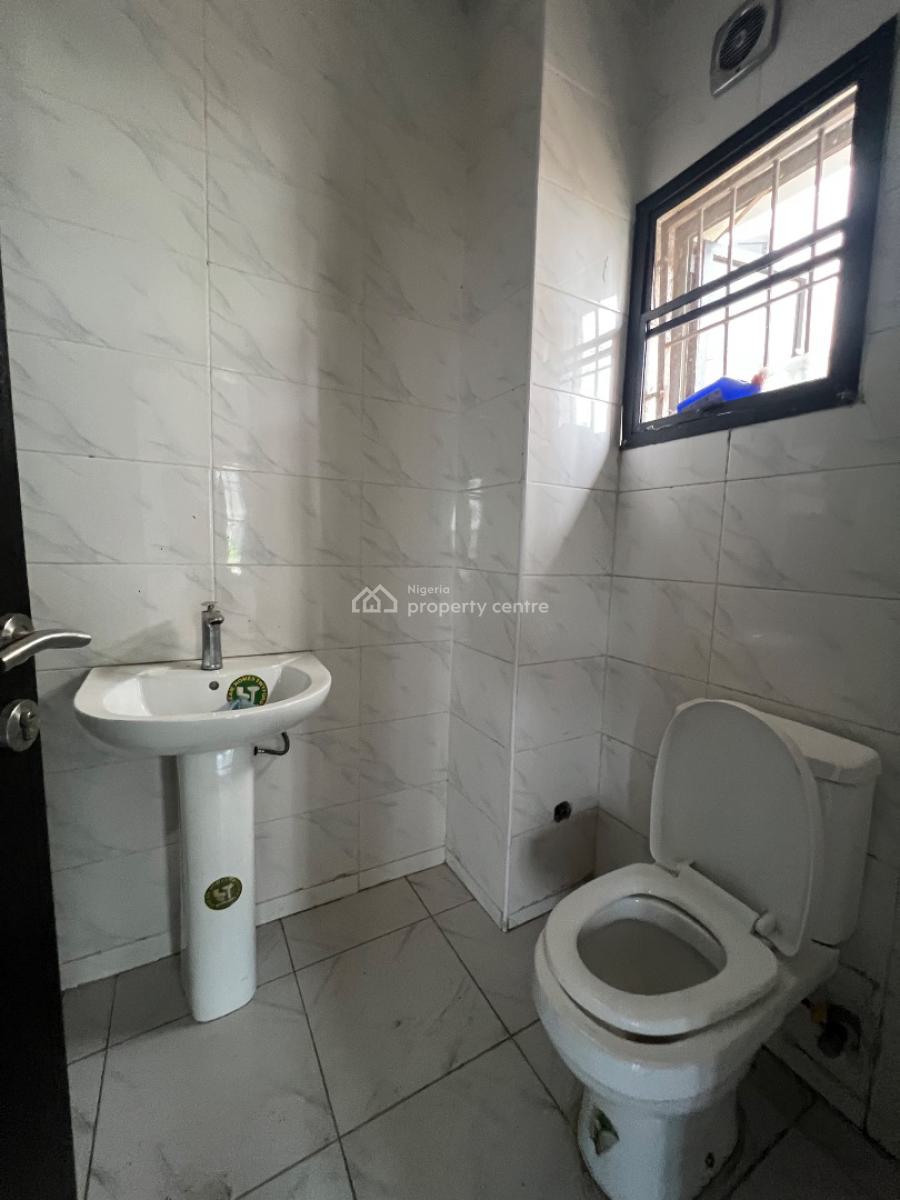 Well Built 3 Bedroom Apartment, Orchid Road, Lekki, Lagos, Flat / Apartment for Rent