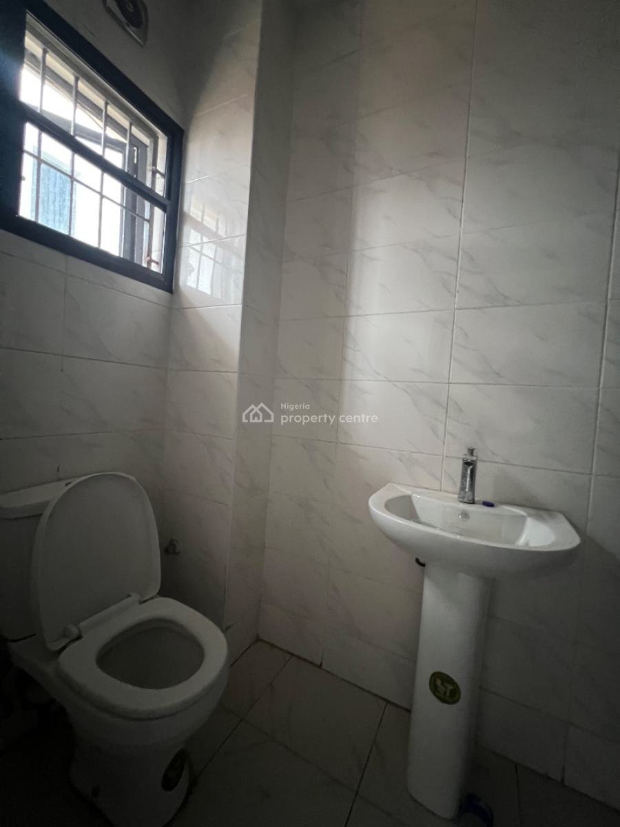 Well Built 3 Bedroom Apartment, Orchid Road, Lekki, Lagos, Flat / Apartment for Rent