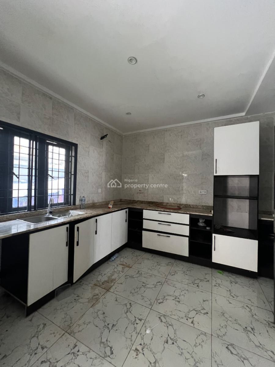 Well Built 3 Bedroom Apartment, Orchid Road, Lekki, Lagos, Flat / Apartment for Rent