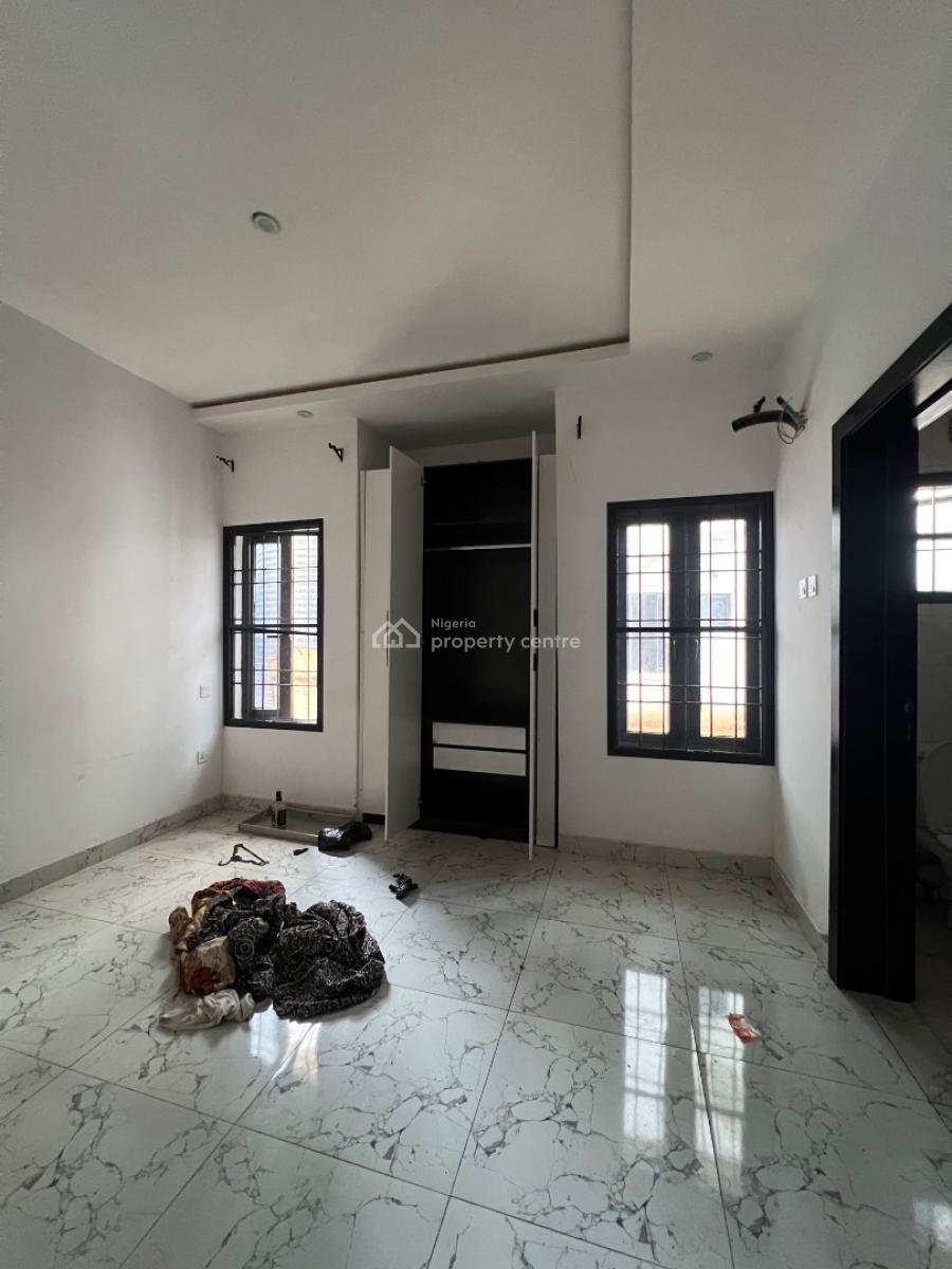 Well Built 3 Bedroom Apartment, Orchid Road, Lekki, Lagos, Flat / Apartment for Rent