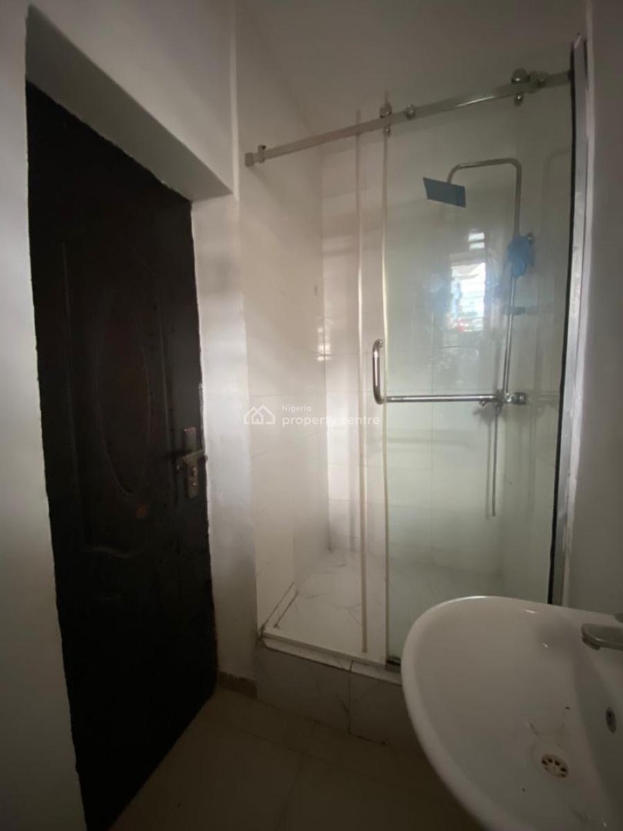 Just in: Ground Floor, Behind Blenco, Olokonla, Ajah, Lagos, Flat / Apartment for Rent