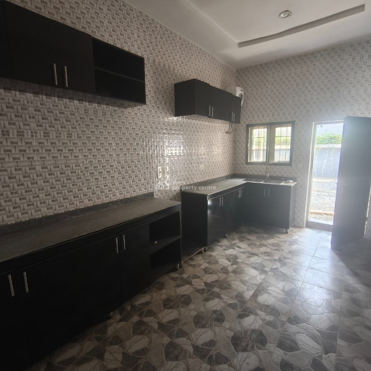 Nicely Done 3 Bedrooms Terraced Duplex, Naf Valley Estate, Asokoro District, Abuja, Terraced Duplex for Sale