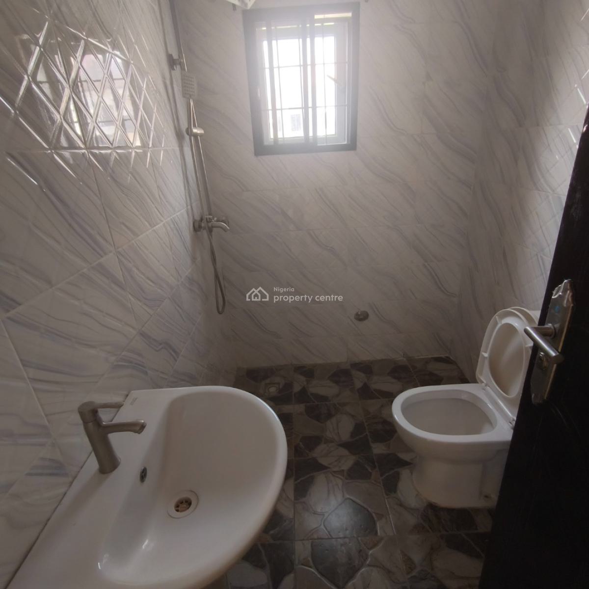 Nicely Done 3 Bedrooms Terraced Duplex, Naf Valley Estate, Asokoro District, Abuja, Terraced Duplex for Sale