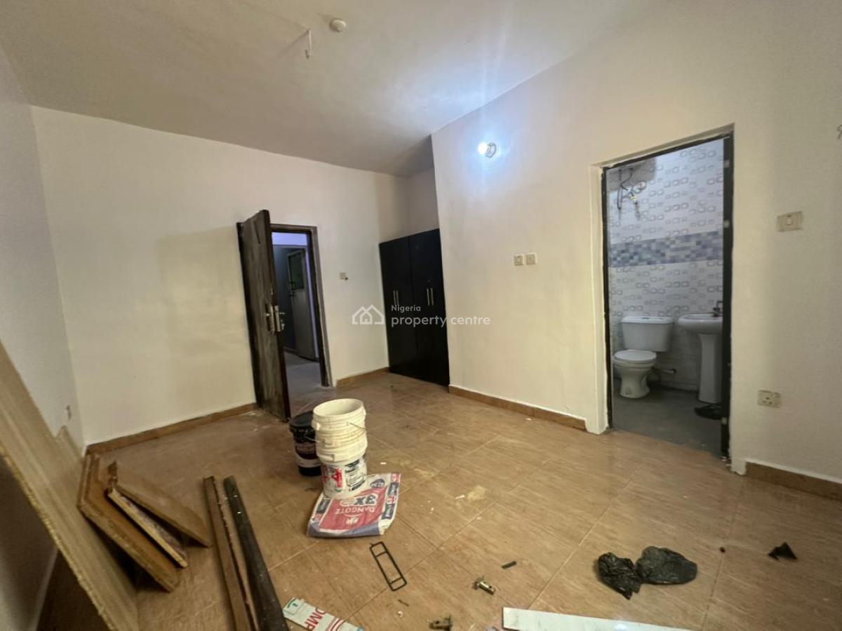 Spacious  3 Bedroom Flat, Omole Phase 2, Ikeja, Lagos, Flat / Apartment for Rent