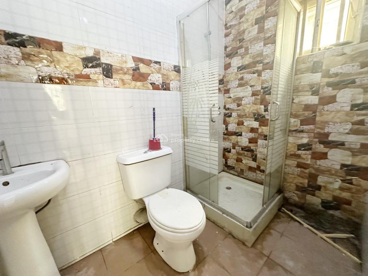 Spacious  3 Bedroom Flat, Omole Phase 2, Ikeja, Lagos, Flat / Apartment for Rent