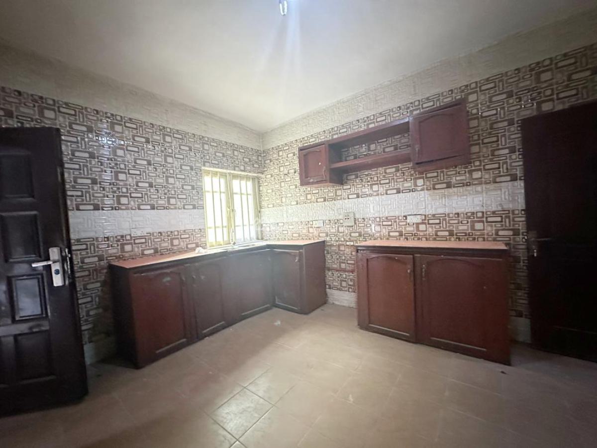 Spacious  3 Bedroom Flat, Omole Phase 2, Ikeja, Lagos, Flat / Apartment for Rent