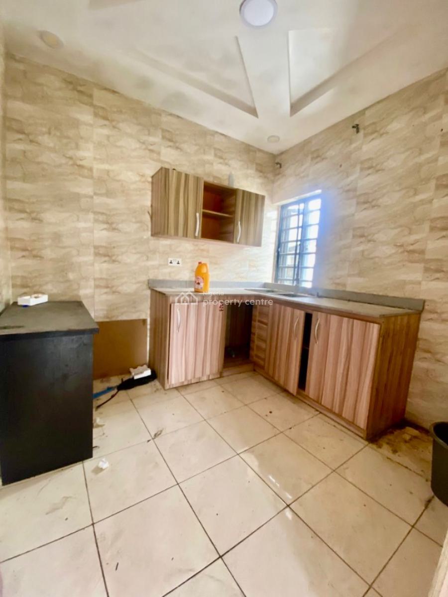 Spacious Upstairs with 2 Toilets, Via Thera Annex, Sangotedo, Ajah, Lagos, Mini Flat (room and Parlour) for Rent