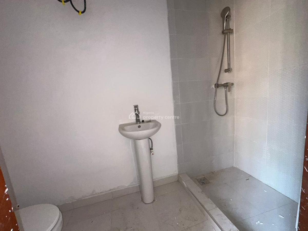 Spacious  2  Bedroom Flat, Omole Phase 2, Ikeja, Lagos, Flat / Apartment for Rent