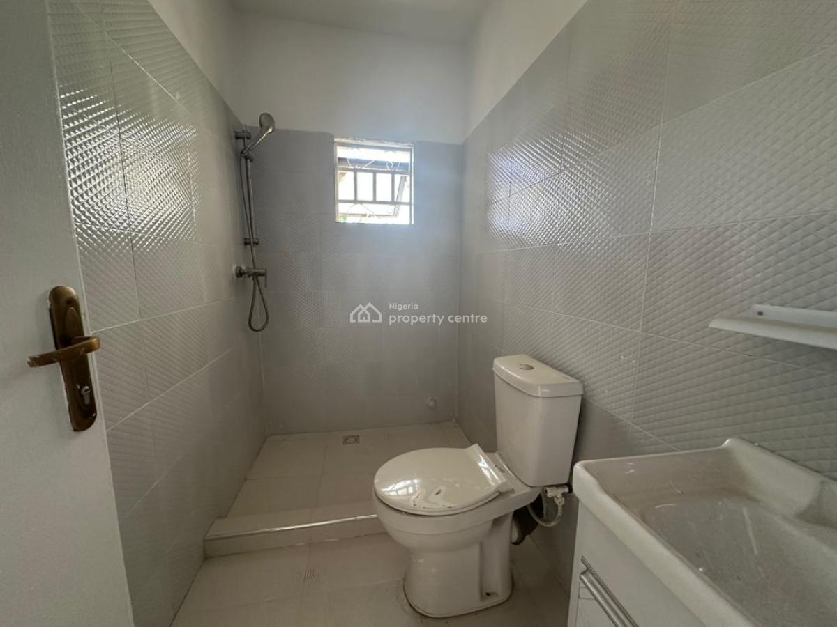 Spacious  2  Bedroom Flat, Omole Phase 2, Ikeja, Lagos, Flat / Apartment for Rent