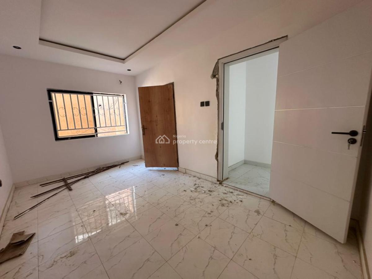 Spacious  2  Bedroom Flat, Omole Phase 2, Ikeja, Lagos, Flat / Apartment for Rent