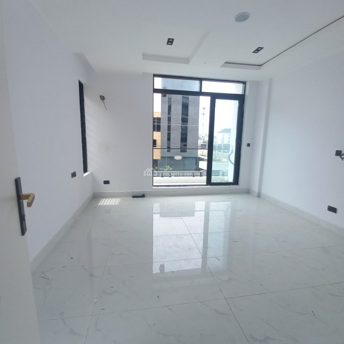 Newly Built 2 Bedroom Apartment with Pool, Lekki Phase 1, Lekki, Lagos, Flat / Apartment for Sale