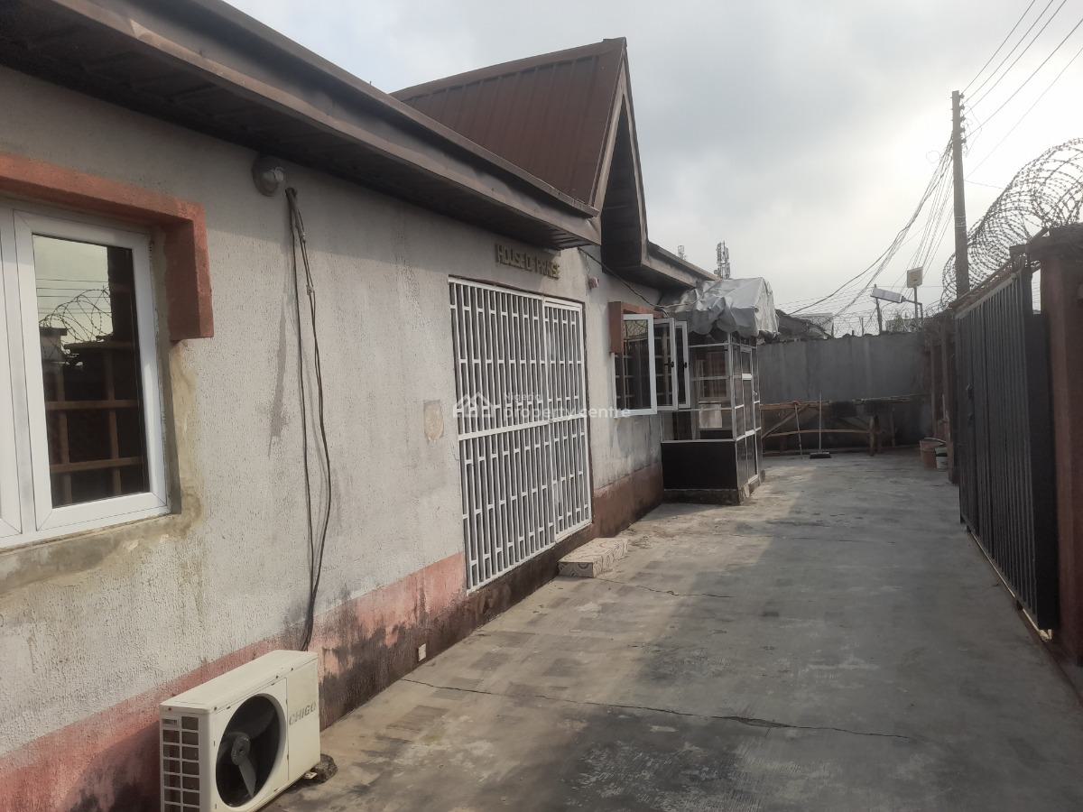 4 Bedrooms Detached Bungalow with 2 Rooms Bq., Abraham Adesanya Housing Estate, Ajah, Lagos, Detached Bungalow for Sale