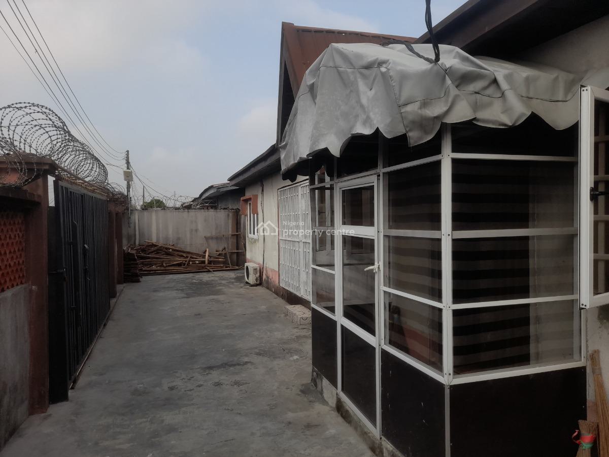 4 Bedrooms Detached Bungalow with 2 Rooms Bq., Abraham Adesanya Housing Estate, Ajah, Lagos, Detached Bungalow for Sale