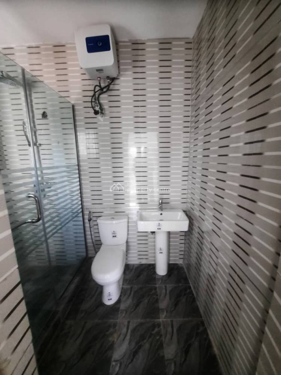 Spacious  2 Bed Apartment Wih Bq, Ikeja Gra, Ikeja, Lagos, Flat / Apartment for Rent