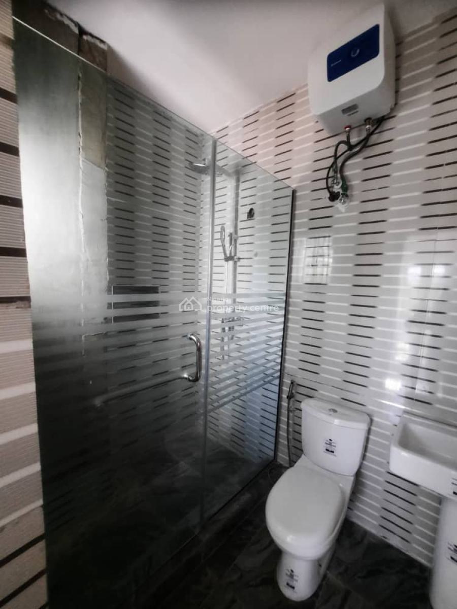 Spacious  2 Bed Apartment Wih Bq, Ikeja Gra, Ikeja, Lagos, Flat / Apartment for Rent