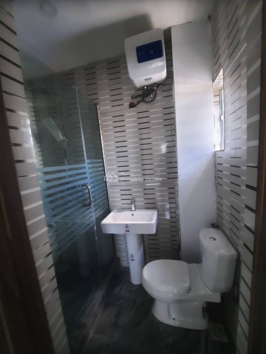 Spacious  2 Bed Apartment Wih Bq, Ikeja Gra, Ikeja, Lagos, Flat / Apartment for Rent