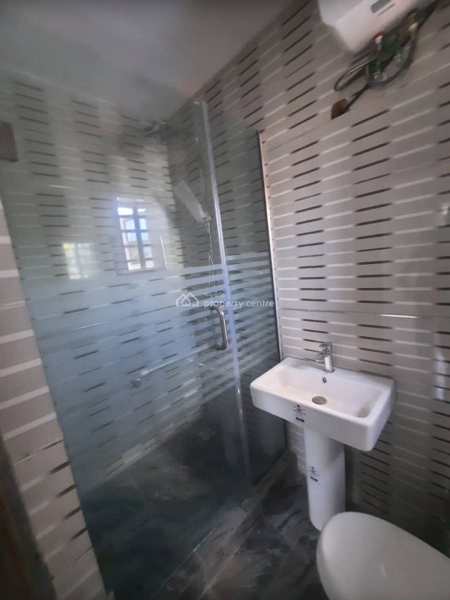 Spacious  2 Bed Apartment Wih Bq, Ikeja Gra, Ikeja, Lagos, Flat / Apartment for Rent