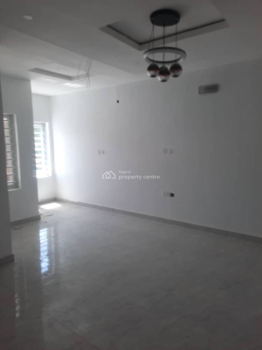 Spacious  2 Bed Apartment Wih Bq, Ikeja Gra, Ikeja, Lagos, Flat / Apartment for Rent