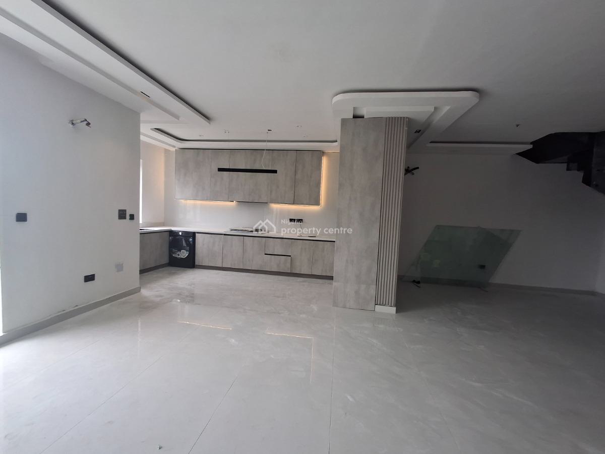Brand New 2 Bedroom Flat, Lekki Phase 1, Lekki, Lagos, Flat / Apartment for Sale