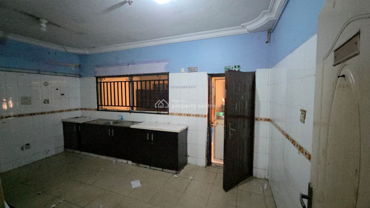 5 Bedroom Semi Detached House with Bq, Lekki Phase 1, Lekki, Lagos, Semi-detached Duplex for Sale