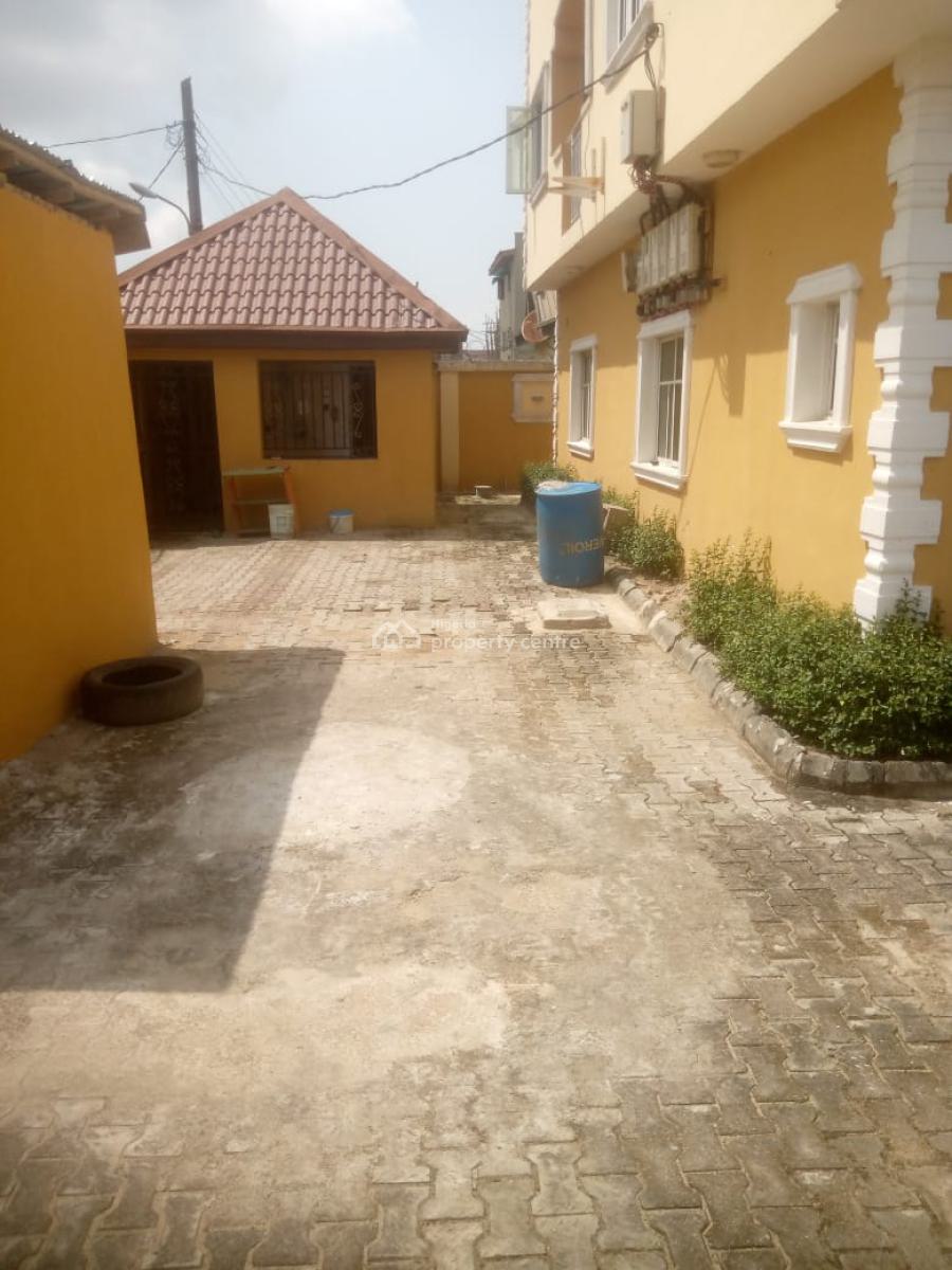 3 Bedroom Flats in a Good Compound, Peace Estate, Badore, Ajah, Lagos, Flat / Apartment for Rent