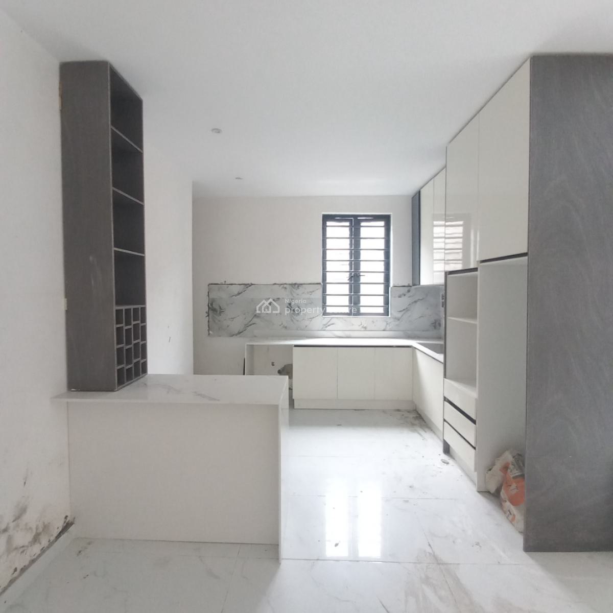Luxury 2  Bedroom Apartment with Bq, Lekki Phase 1, Lekki, Lagos, Flat / Apartment for Sale