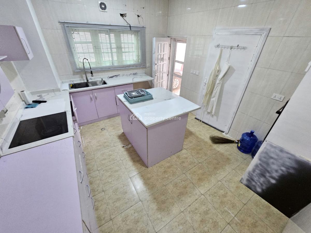 Exquisite 3 Bedroom Apartment, Lekki Phase 1, Lekki, Lagos, Flat / Apartment for Sale