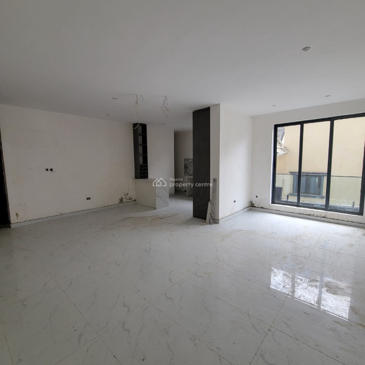 Well Build 2 Bedroom Apartment, Lekki Phase 1, Lekki, Lagos, Flat / Apartment for Sale