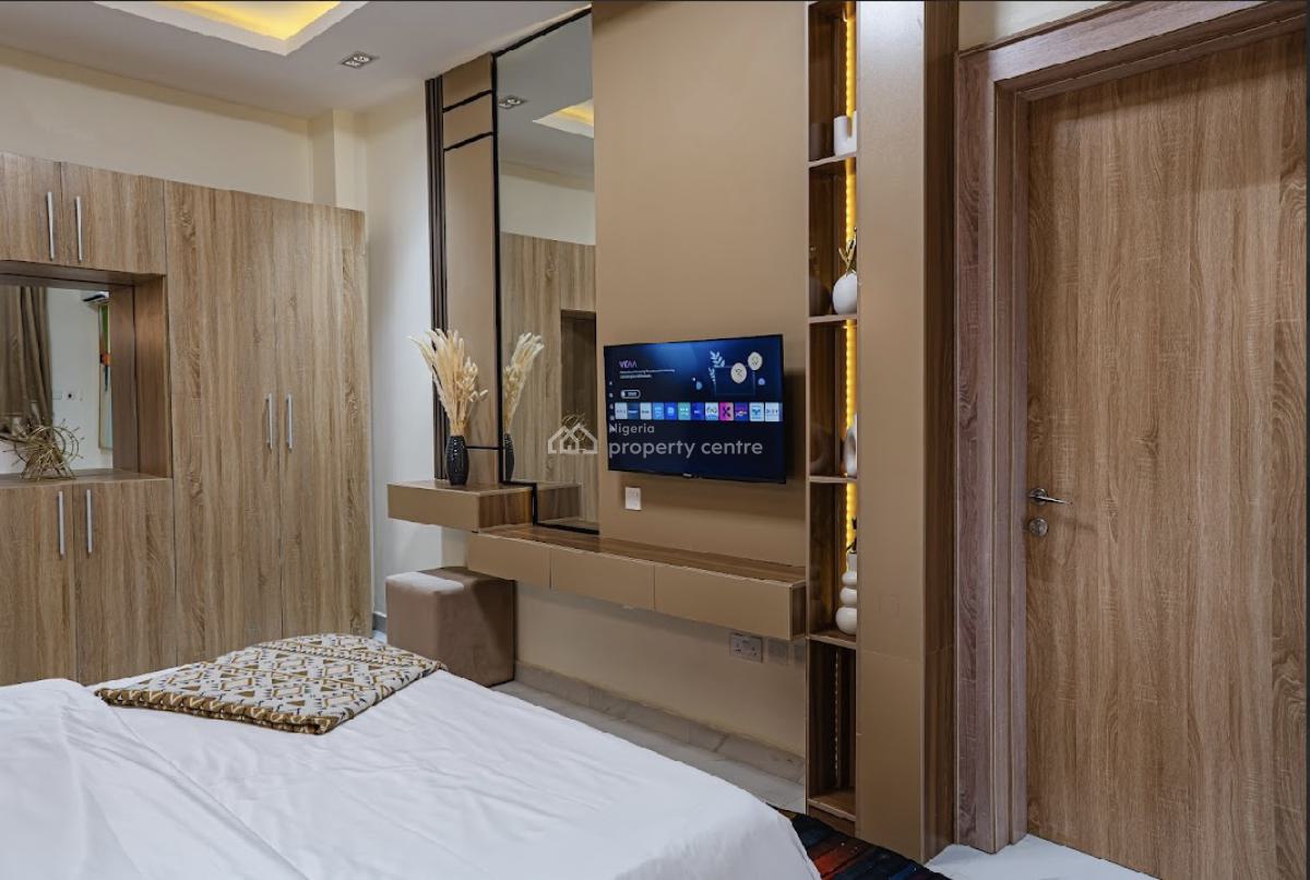 2 Units of Luxury 3 Bedroom with Swimming Pool, Gym, Ps5, & Snooker, Central Mosque, Lekki Phase 1, Lekki, Lagos, Flat / Apartment Short Let