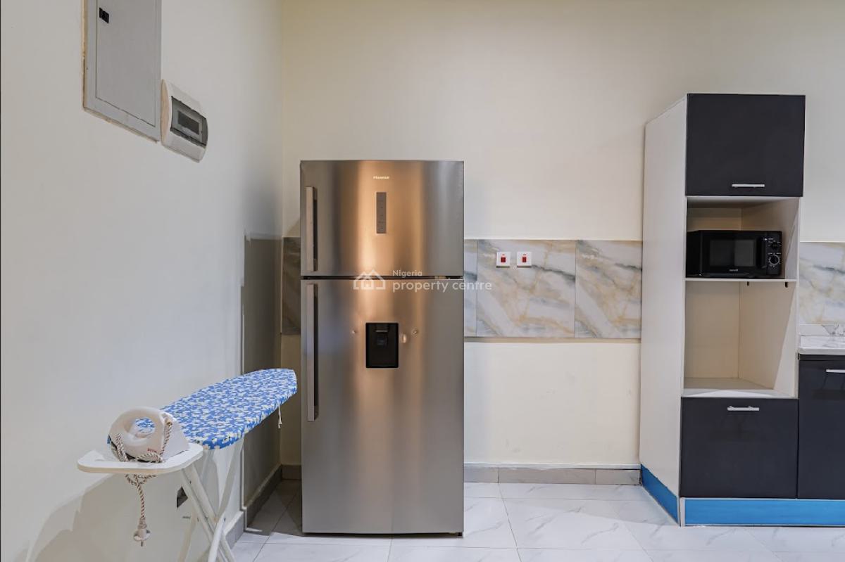 2 Units of Luxury 3 Bedroom with Swimming Pool, Gym, Ps5, & Snooker, Central Mosque, Lekki Phase 1, Lekki, Lagos, Flat / Apartment Short Let