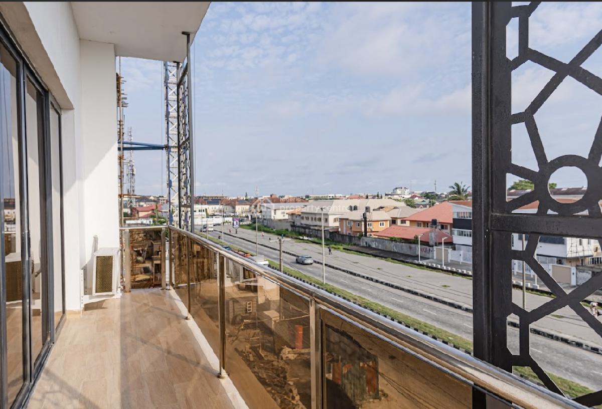 2 Units of Luxury 3 Bedroom with Swimming Pool, Gym, Ps5, & Snooker, Central Mosque, Lekki Phase 1, Lekki, Lagos, Flat / Apartment Short Let