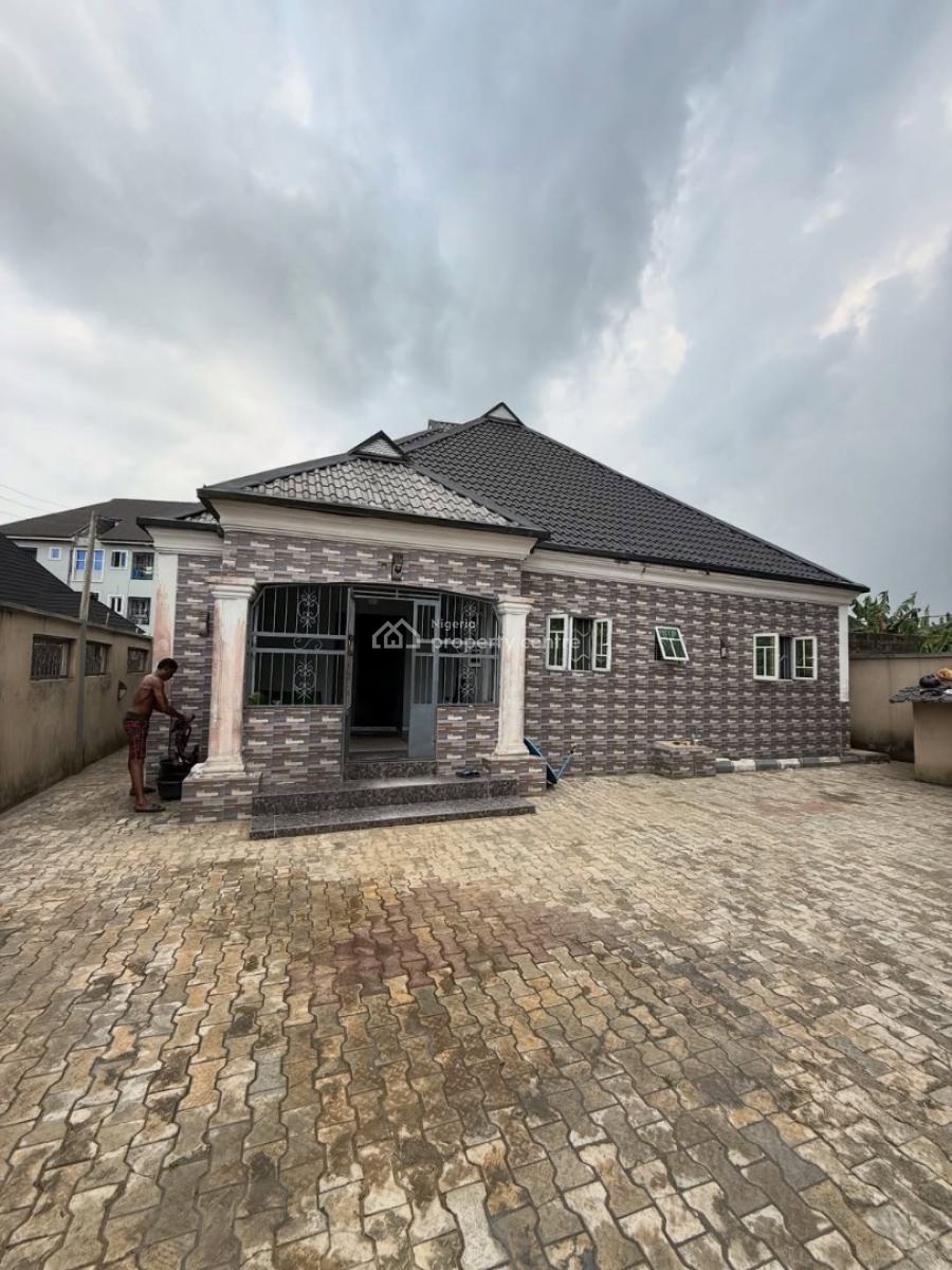 3 Bedroom Bungalow with 1 Bedroom Flat, Alakahia, Port Harcourt, Rivers, Detached Bungalow for Sale