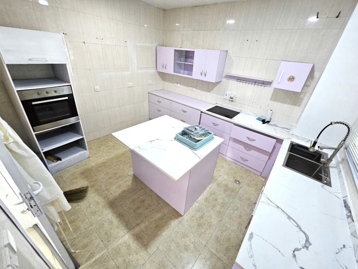 3 Bedrooms Apartment, Lekki Phase 1, Lekki, Lagos, Flat / Apartment for Rent