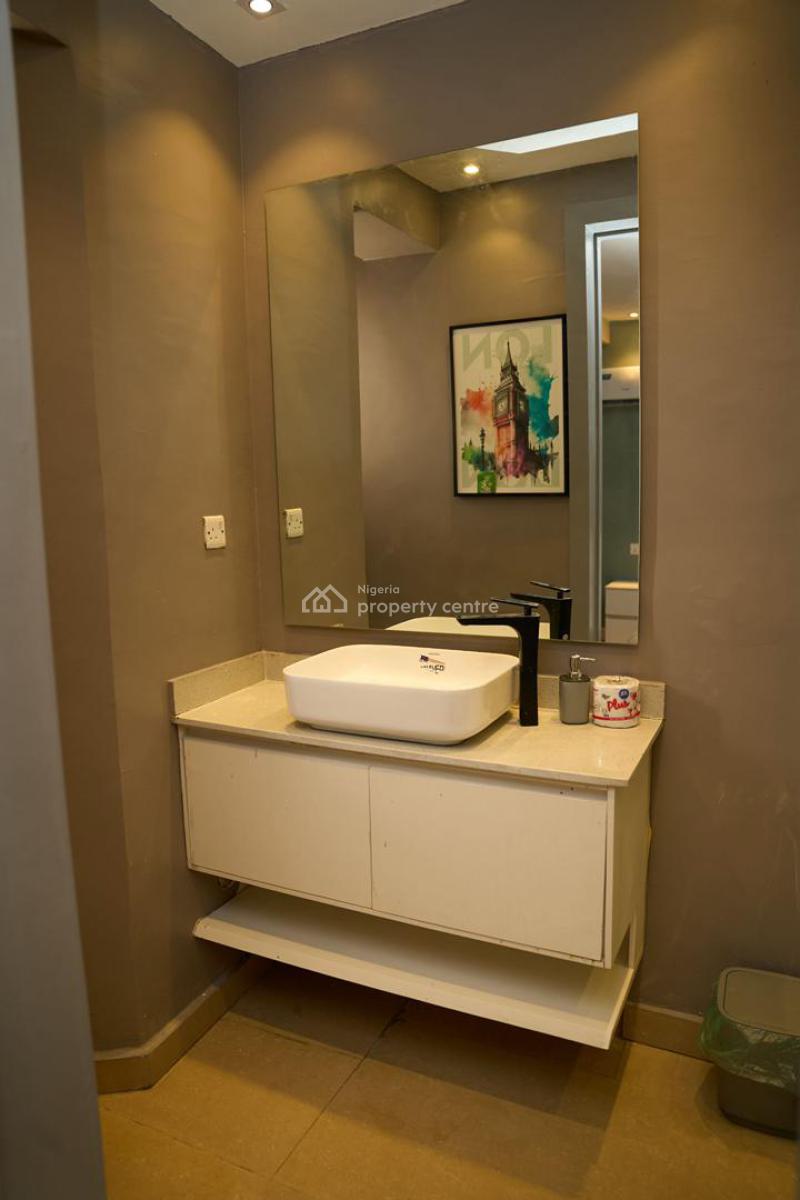 Beautifully Furnished 2-bedroom Apartment with Elevator, Lekki Phase 1, Lekki, Lagos, Flat / Apartment Short Let