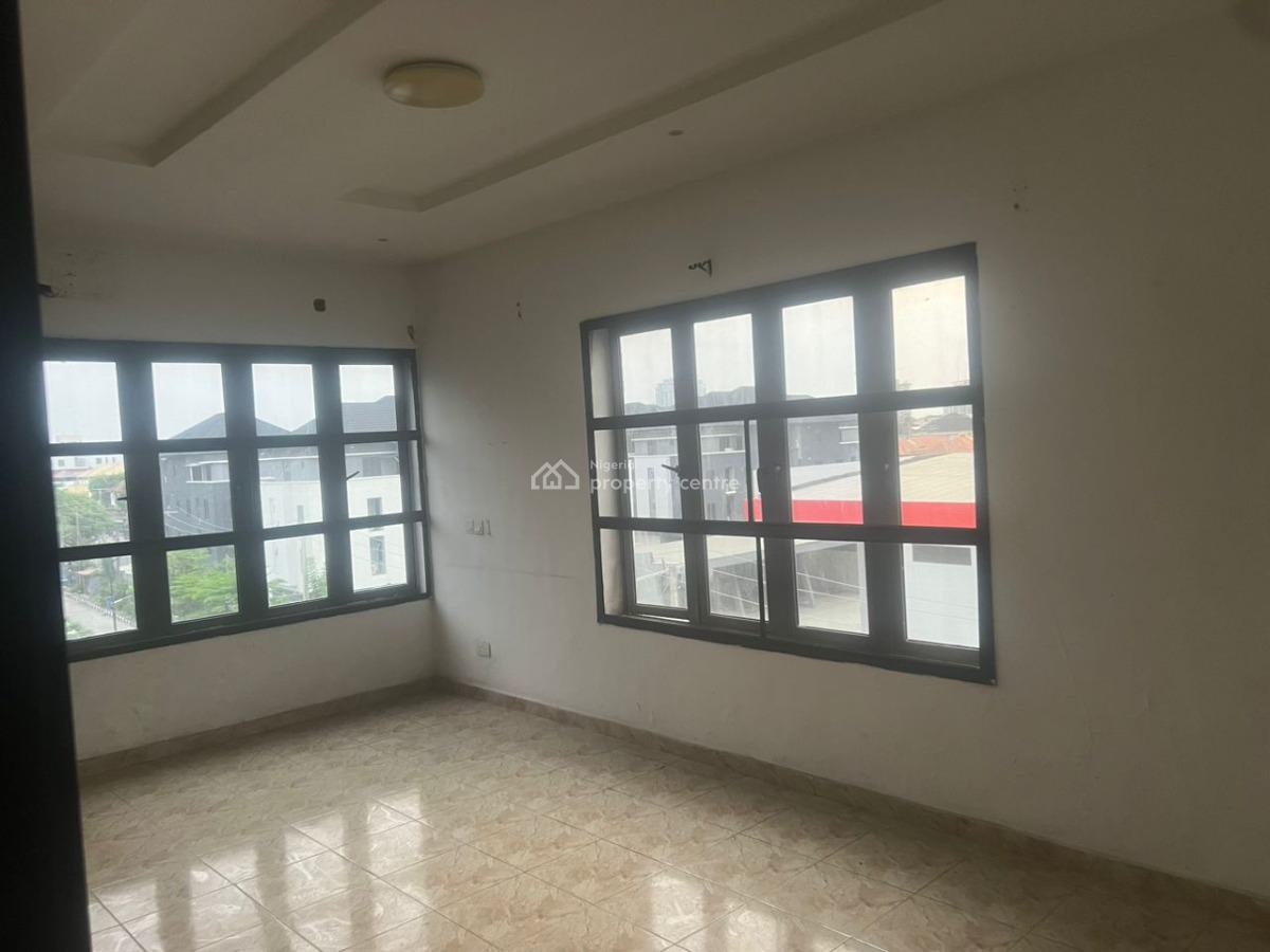 Standard 2 Bedroom Apartment, Lekki Phase 1, Lekki, Lagos, Flat / Apartment for Rent