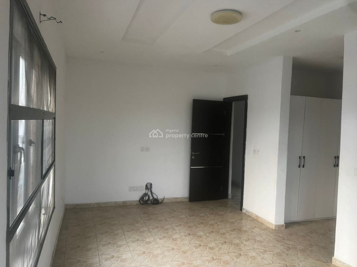 Standard 2 Bedroom Apartment, Lekki Phase 1, Lekki, Lagos, Flat / Apartment for Rent