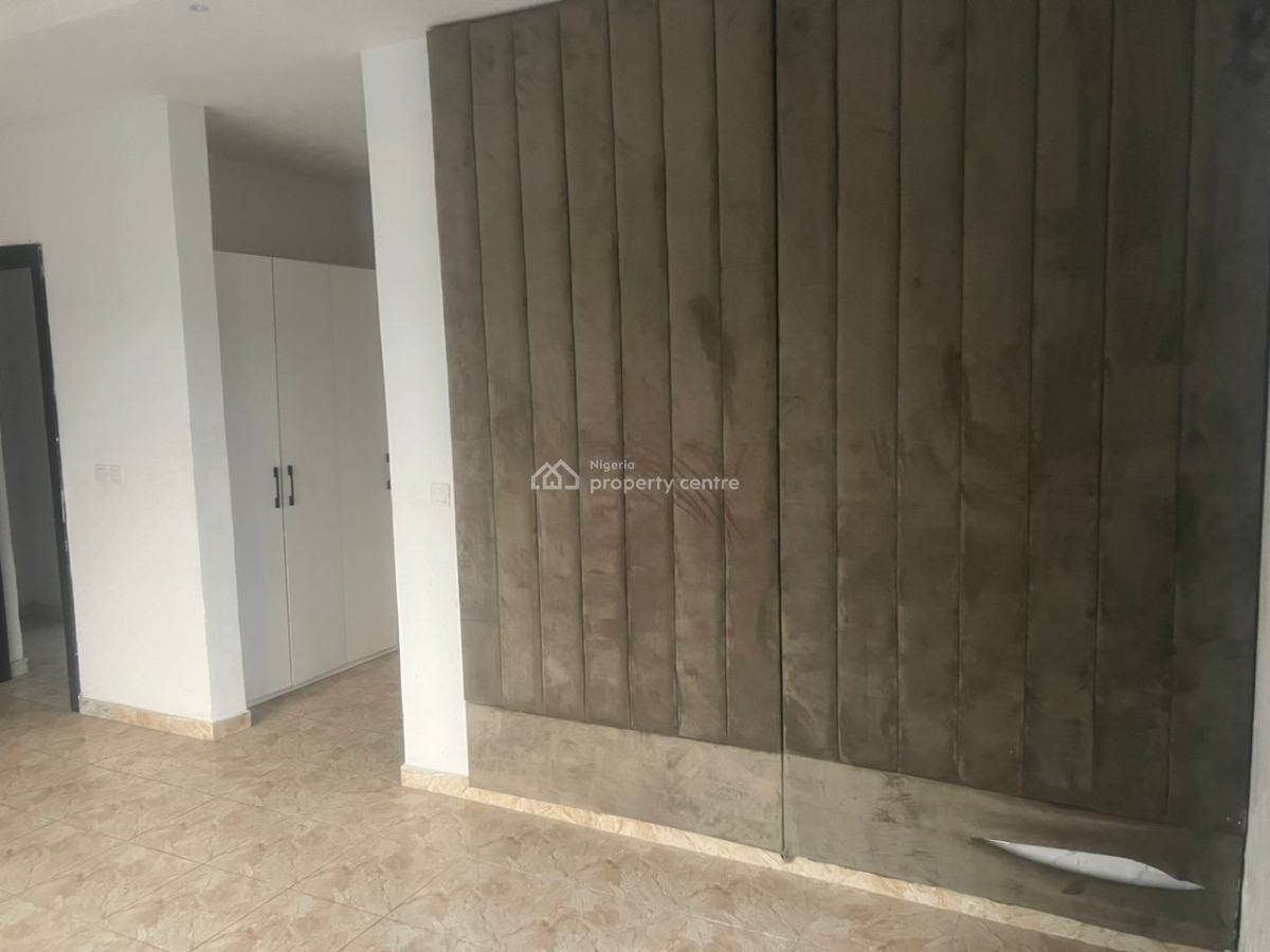 Standard 2 Bedroom Apartment, Lekki Phase 1, Lekki, Lagos, Flat / Apartment for Rent