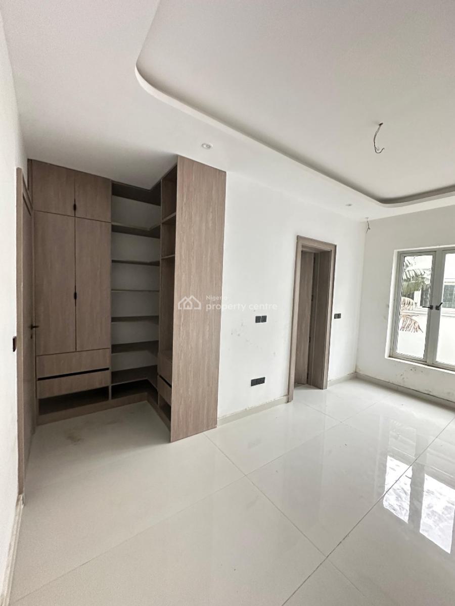 Newly Finished 2 Bedroom Apartment, Lekki Phase 1, Lekki, Lagos, Flat / Apartment for Sale