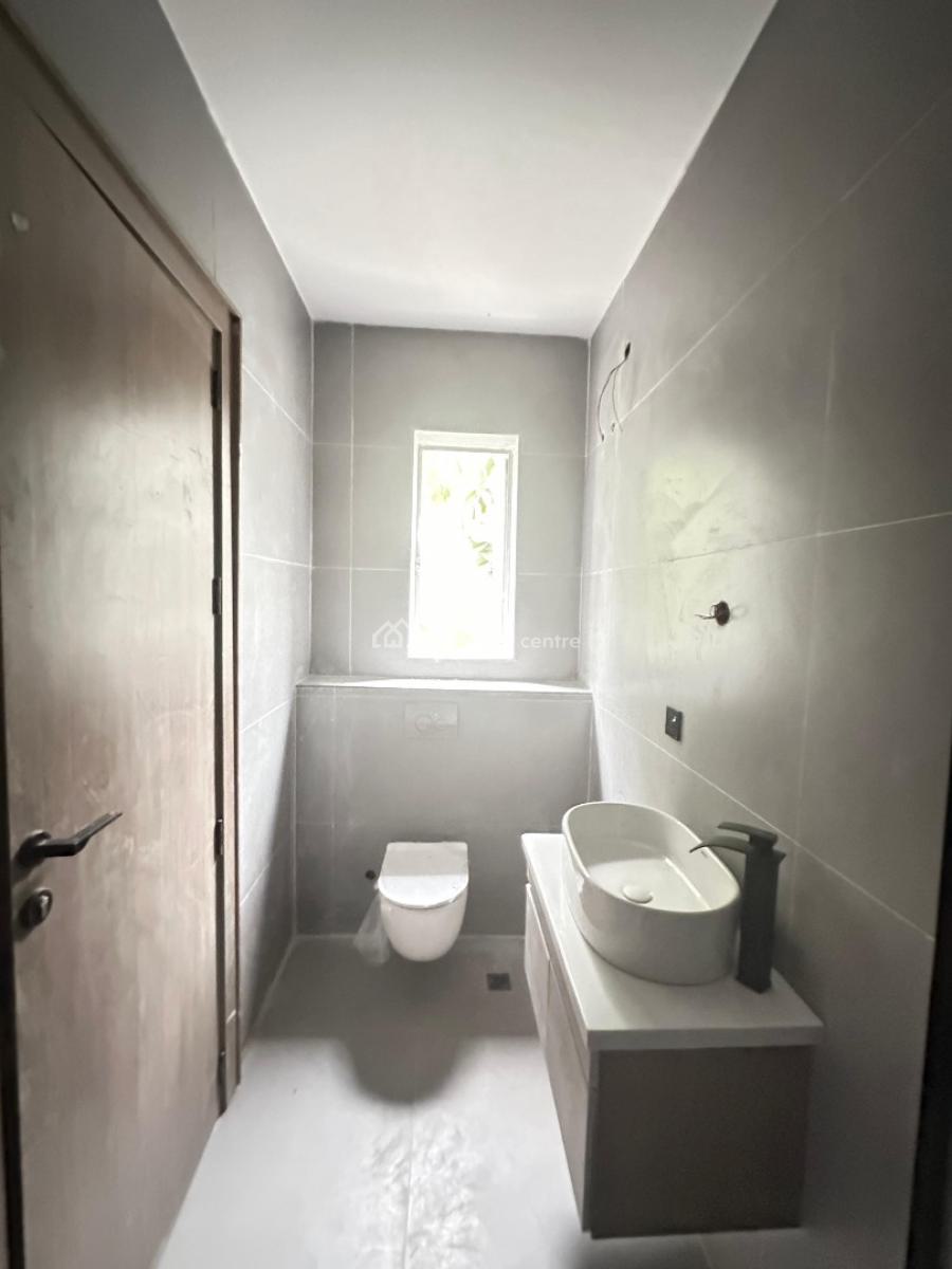 Newly Finished 2 Bedroom Apartment, Lekki Phase 1, Lekki, Lagos, Flat / Apartment for Sale