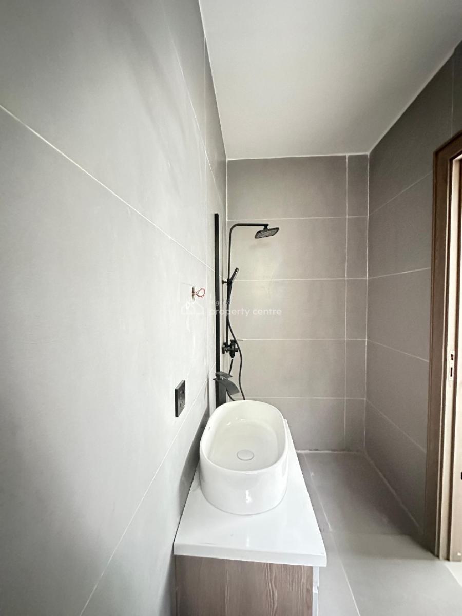 Newly Finished 2 Bedroom Apartment, Lekki Phase 1, Lekki, Lagos, Flat / Apartment for Sale