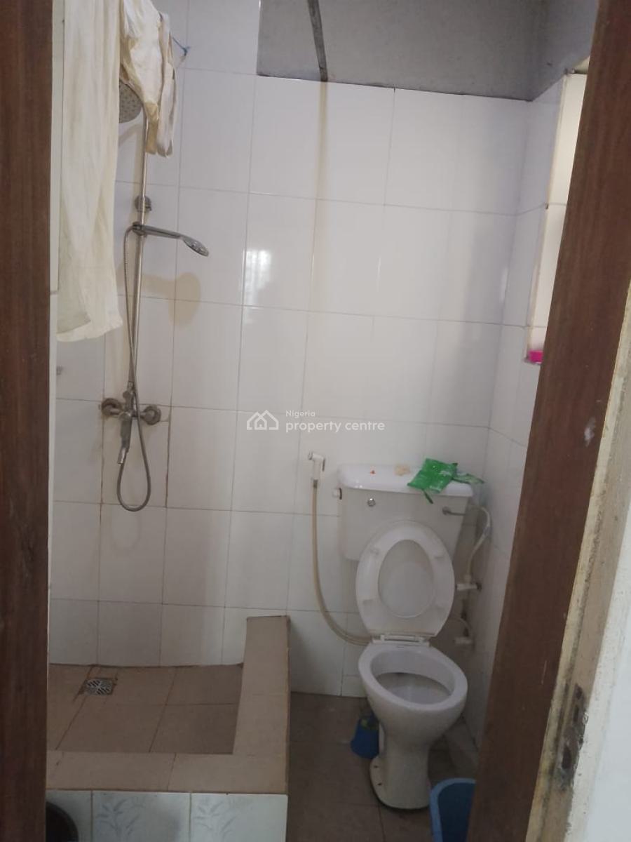 2 Bedrooms Flat, Alagomeji, Yaba, Lagos, Flat / Apartment for Rent