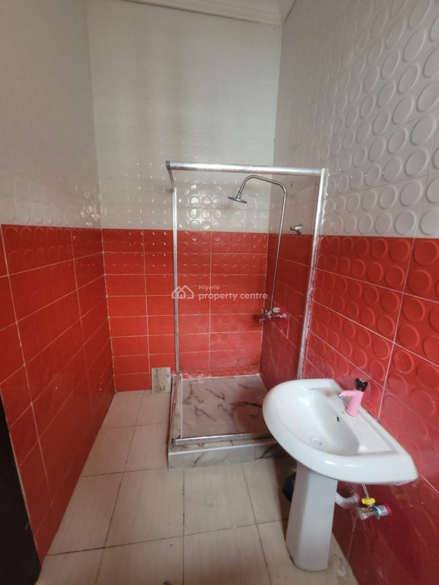 Spacious Semi Master Bedroom with Shared Kitchen, Bera Estate, Chevron, Lekki, Lagos, Flat / Apartment for Rent