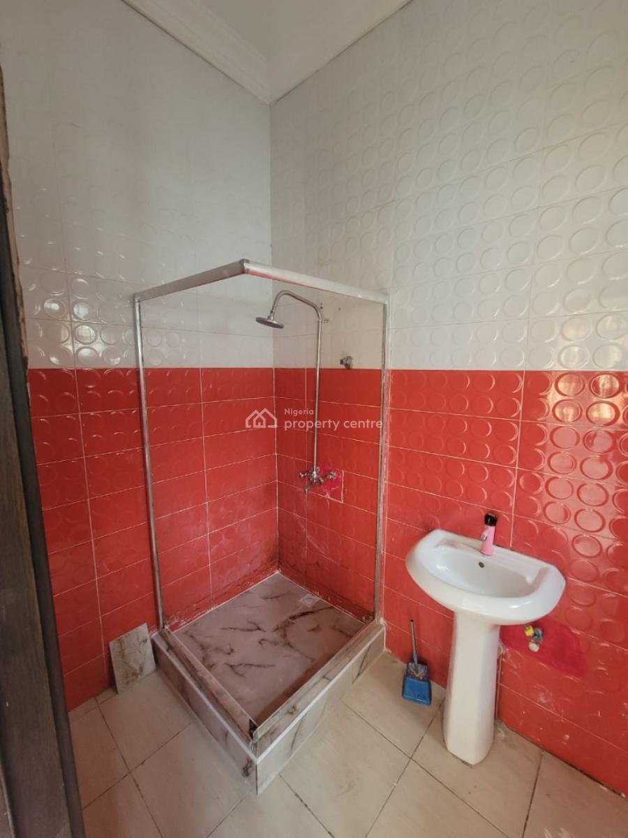 Spacious Semi Master Bedroom with Shared Kitchen, Bera Estate, Chevron, Lekki, Lagos, Flat / Apartment for Rent