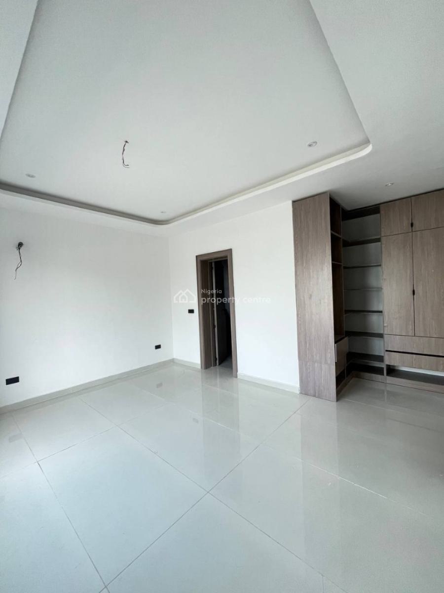 2 Bedroom Apartment, Lekki Phase 2, Lekki, Lagos, Flat / Apartment for Sale