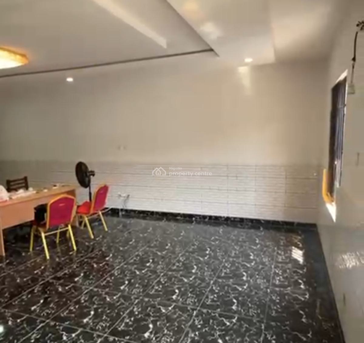 Lovely 3 Bedroom Flat for Residential / Commercial, Lekki Phase 1, Lekki, Lagos, Flat / Apartment for Rent