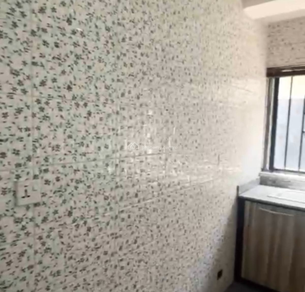 Lovely 3 Bedroom Flat for Residential / Commercial, Lekki Phase 1, Lekki, Lagos, Flat / Apartment for Rent