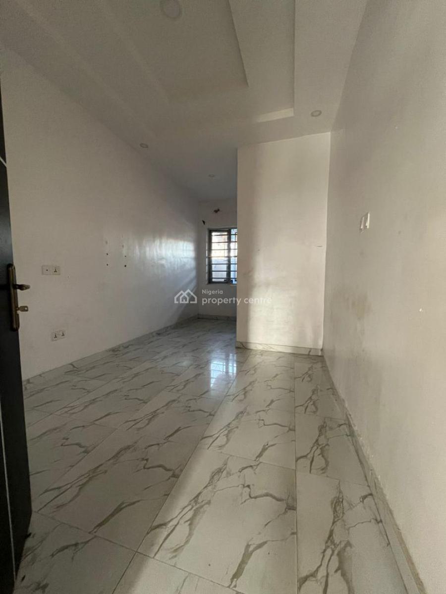 Spacious Semi Master Bedroom with Shared Kitchen, Dpkay Estate, Orchid Road, Eleganza Bus-stop, Lekki, Lagos, Flat / Apartment for Rent