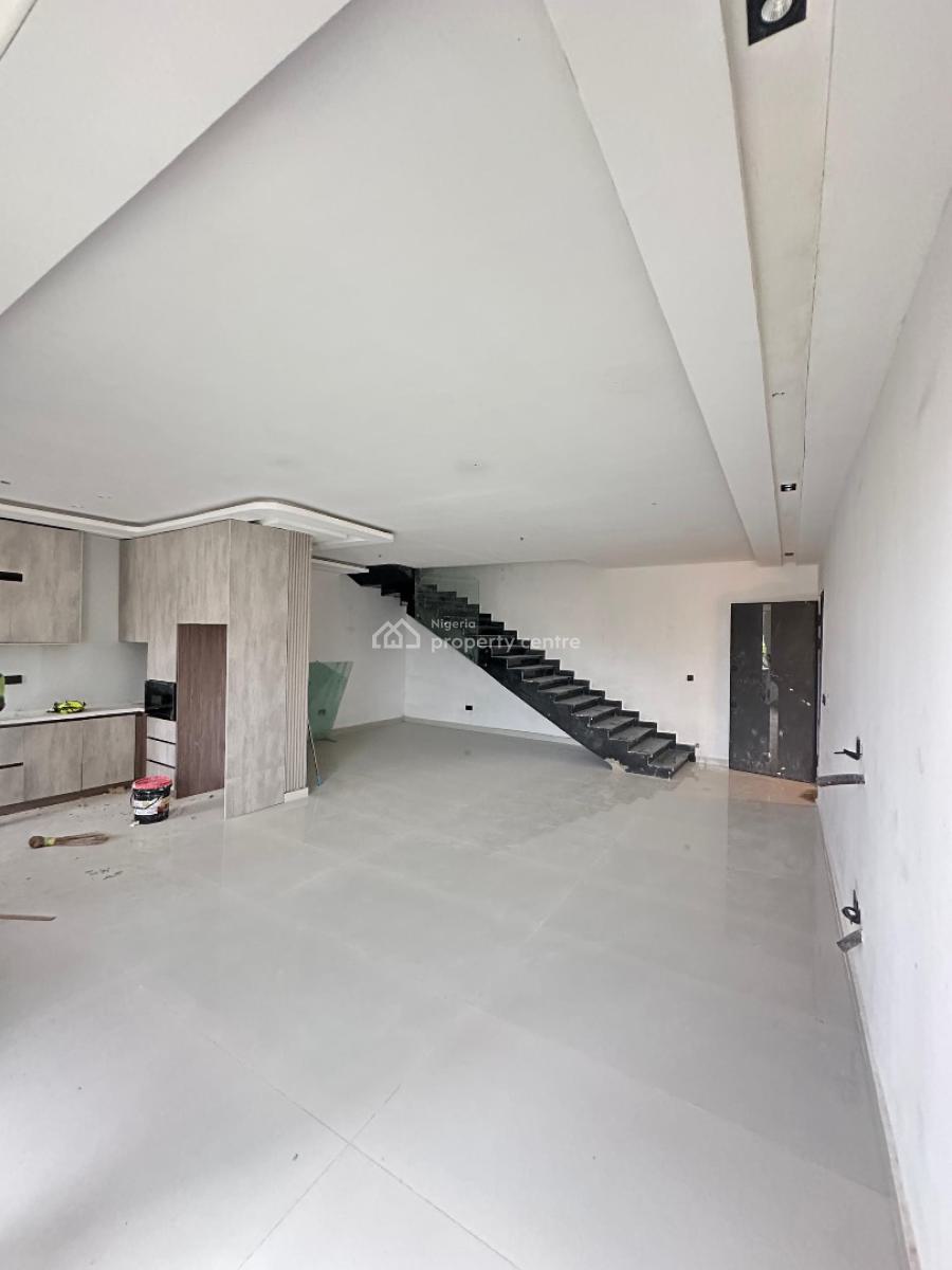 Newly Finished 2 Bedroom Maisonette, Lekki Phase 1, Lekki, Lagos, Flat / Apartment for Sale